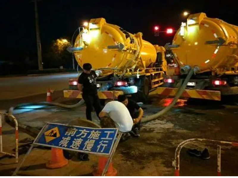 长沙刷墙刮888，砌墙铺地板砖，二手房装修