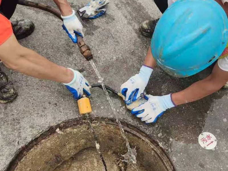 长沙专业疏通厕所管道、清理化粪池、高压清洗大型管道