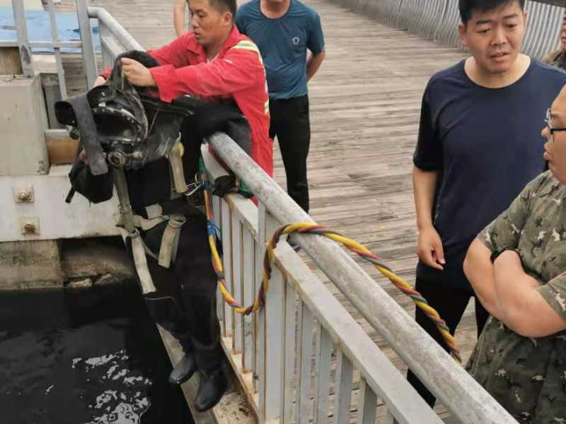 长沙吸污车清理污水池,高压清洗疏通管道,污水清运